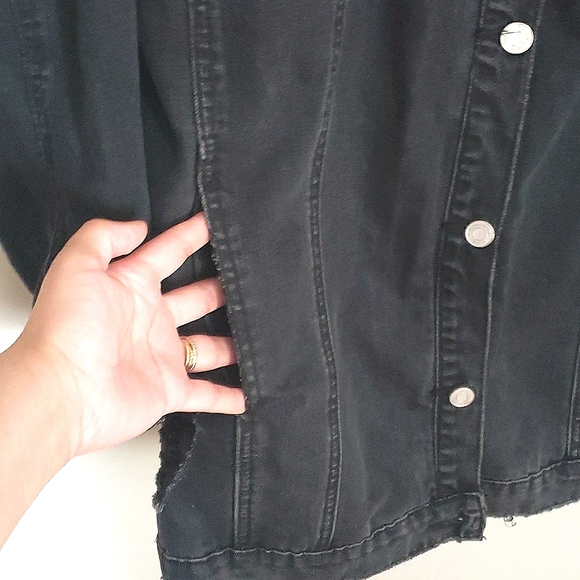 Missguided Distressed Denim Jacket - Picture 3 of 7